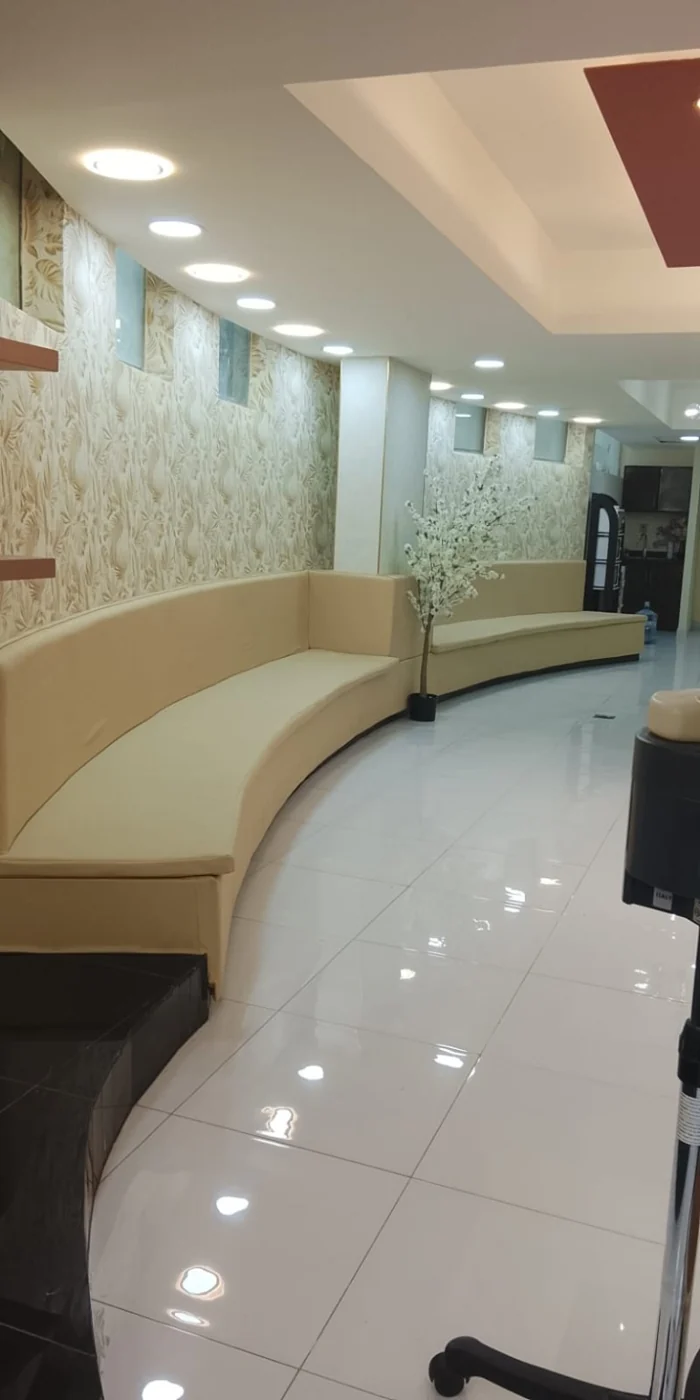 Salon lounge